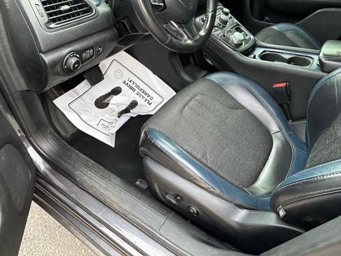 Used 2016 Chrysler 200 S AWD/4WD image 10