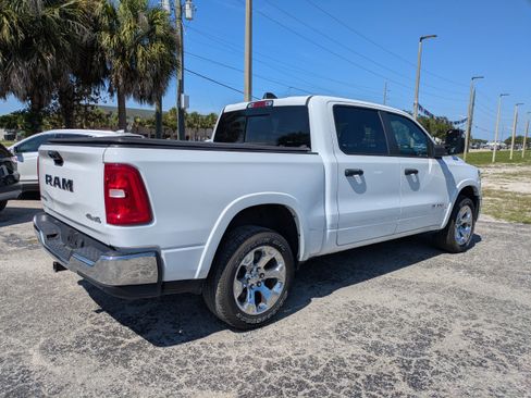 Used 2025 RAM 1500 Big Horn AWD/4WD image 4