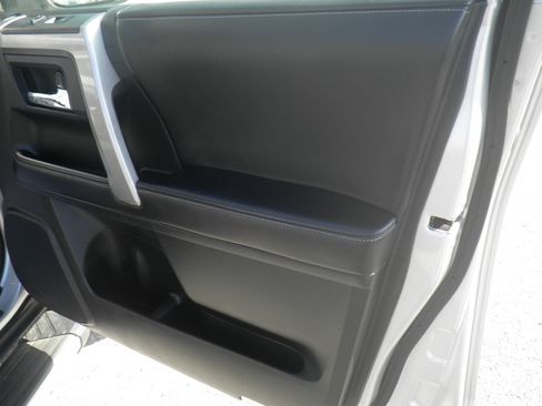 Used 2017 Toyota 4Runner SR5 image 26