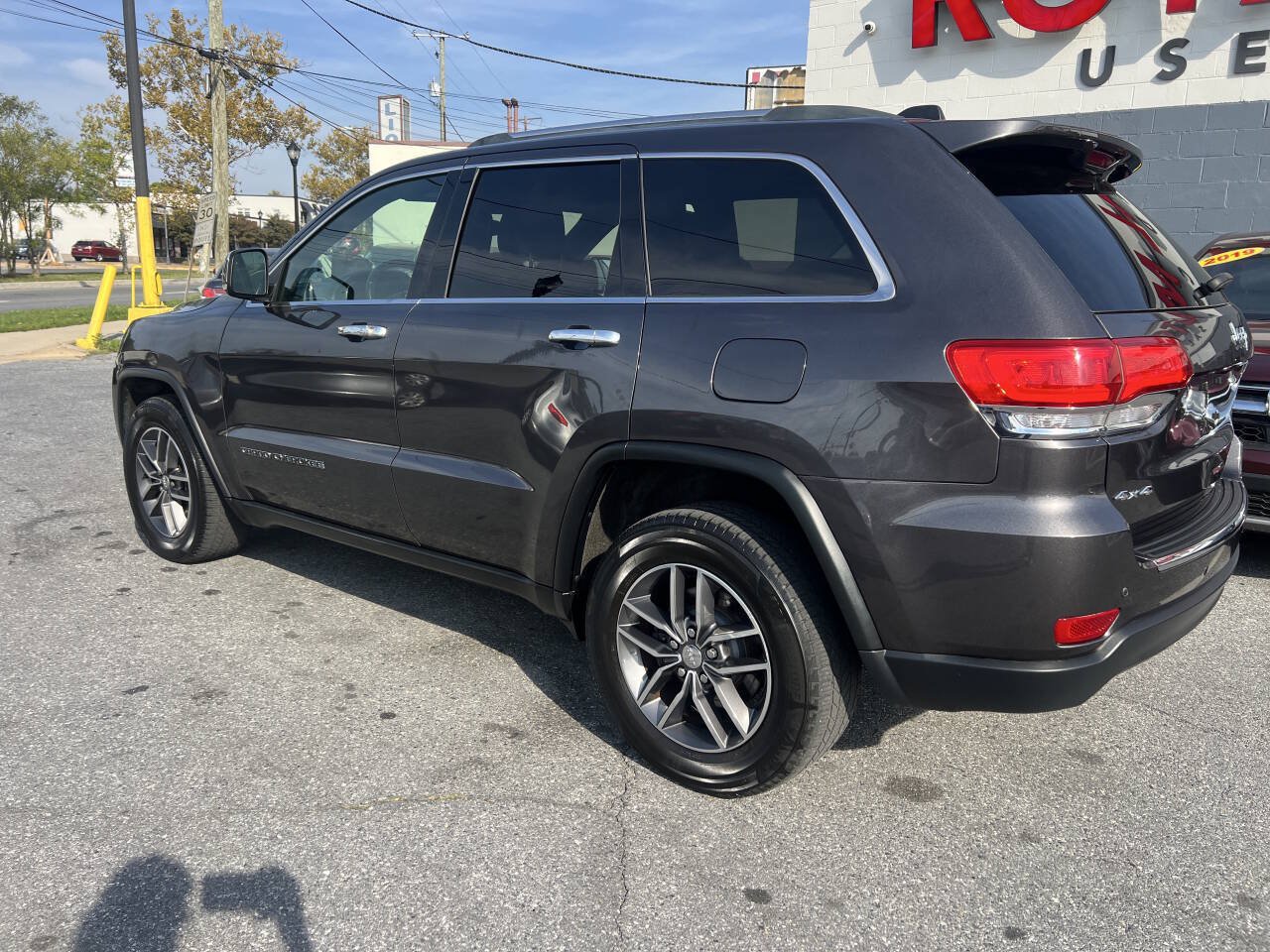 Used 2018 Jeep Grand Cherokee Limited AWD/4WD image 6