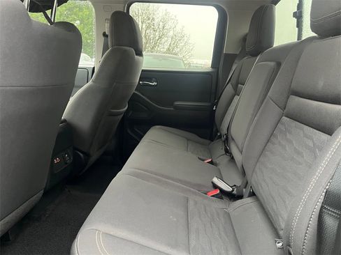 Used 2023 Nissan Frontier SV w/ SV Convenience Package image 16