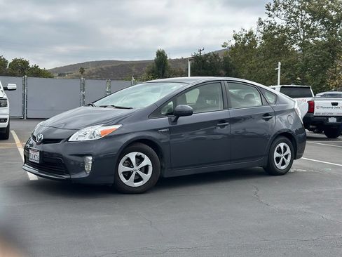 Used 2015 Toyota Prius Four w/ Deluxe Solar Roof Package FWD image 1