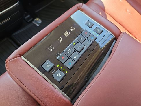 Certified 2019 Lexus LX 570 4WD image 13