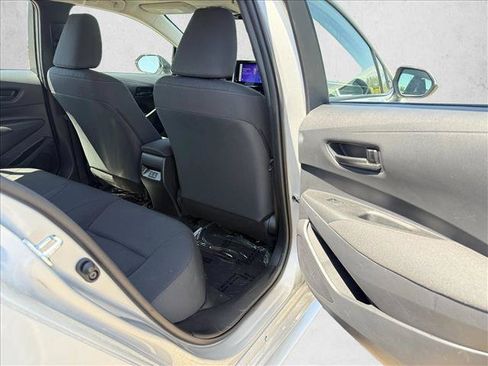 Used 2025 Toyota Corolla LE FWD image 22