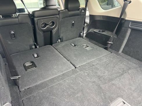 Used 2023 Acura MDX FWD image 3