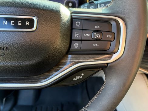 Used 2022 Jeep Wagoneer Series III w/ Convenience Group I image 20