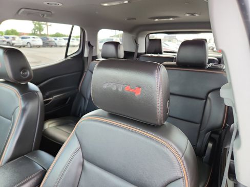 Used 2023 GMC Acadia AT4 w/ Technology Package image 12