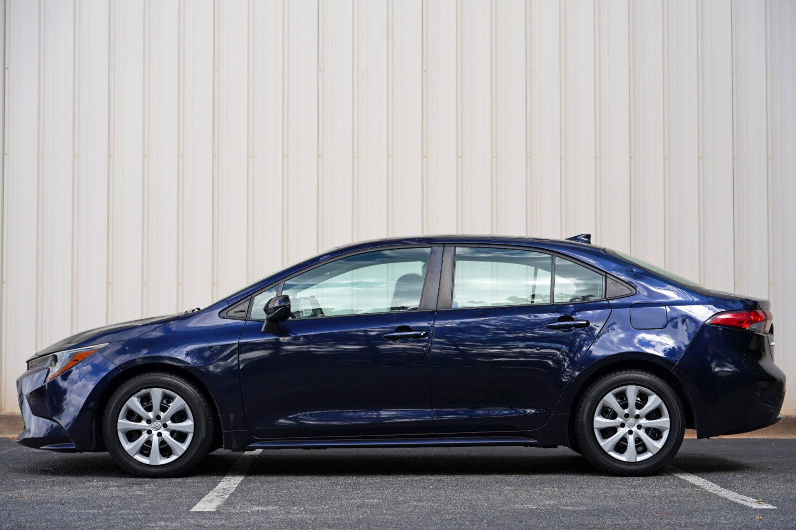 Used 2021 Toyota Corolla LE FWD image 8