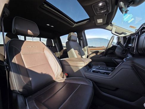 Used 2025 GMC Sierra 2500 Denali w/ Technology Package image 28