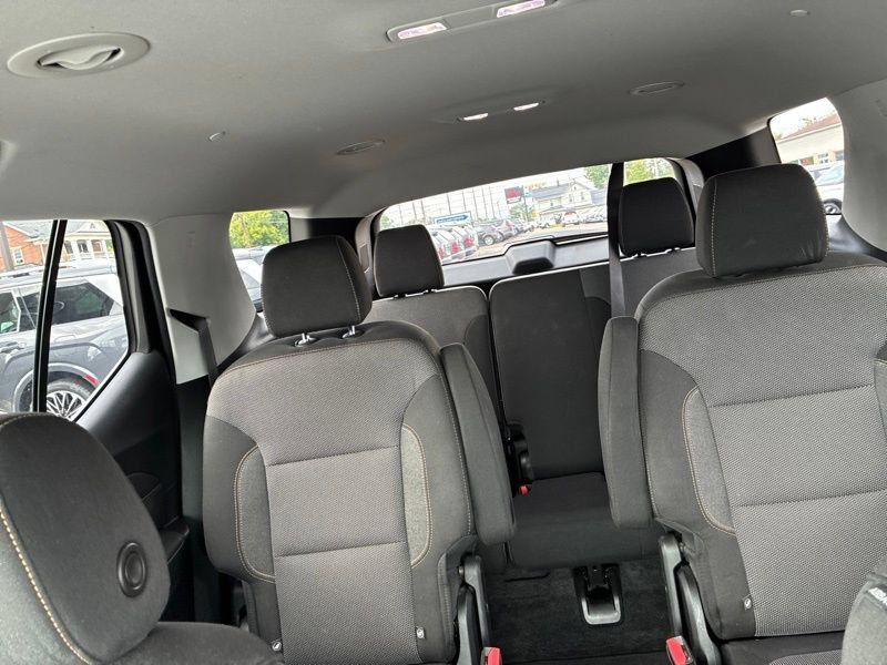 Used 2019 Chevrolet Traverse LT FWD image 11