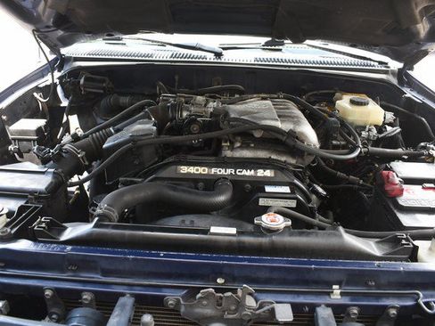 Used 2002 Toyota 4Runner SR5 AWD/4WD image 30
