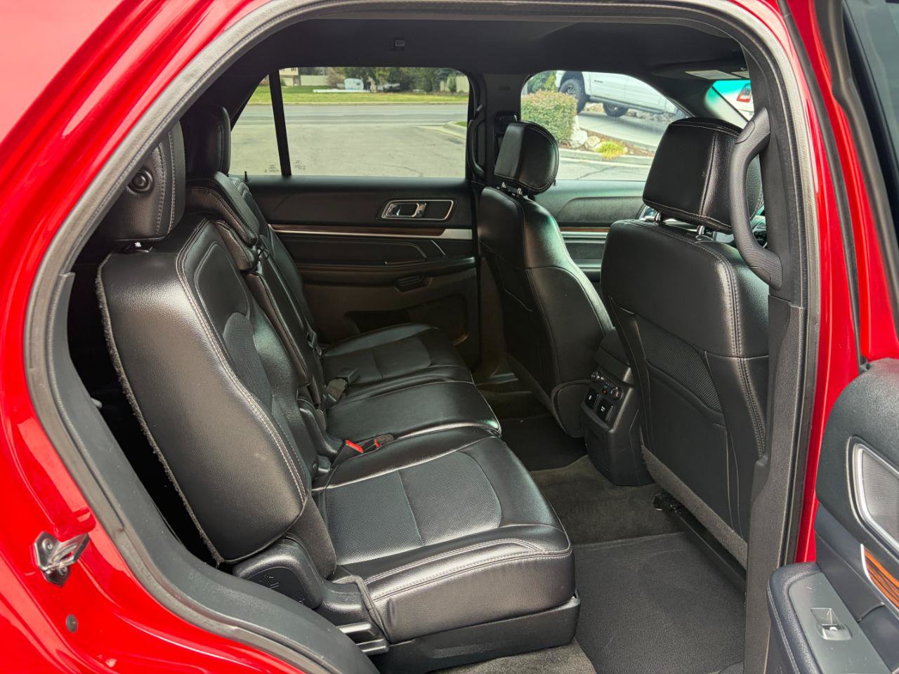 Used 2017 Ford Explorer Limited AWD/4WD image 8