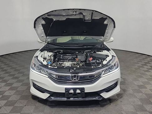 Certified 2017 Honda Accord EX image 13