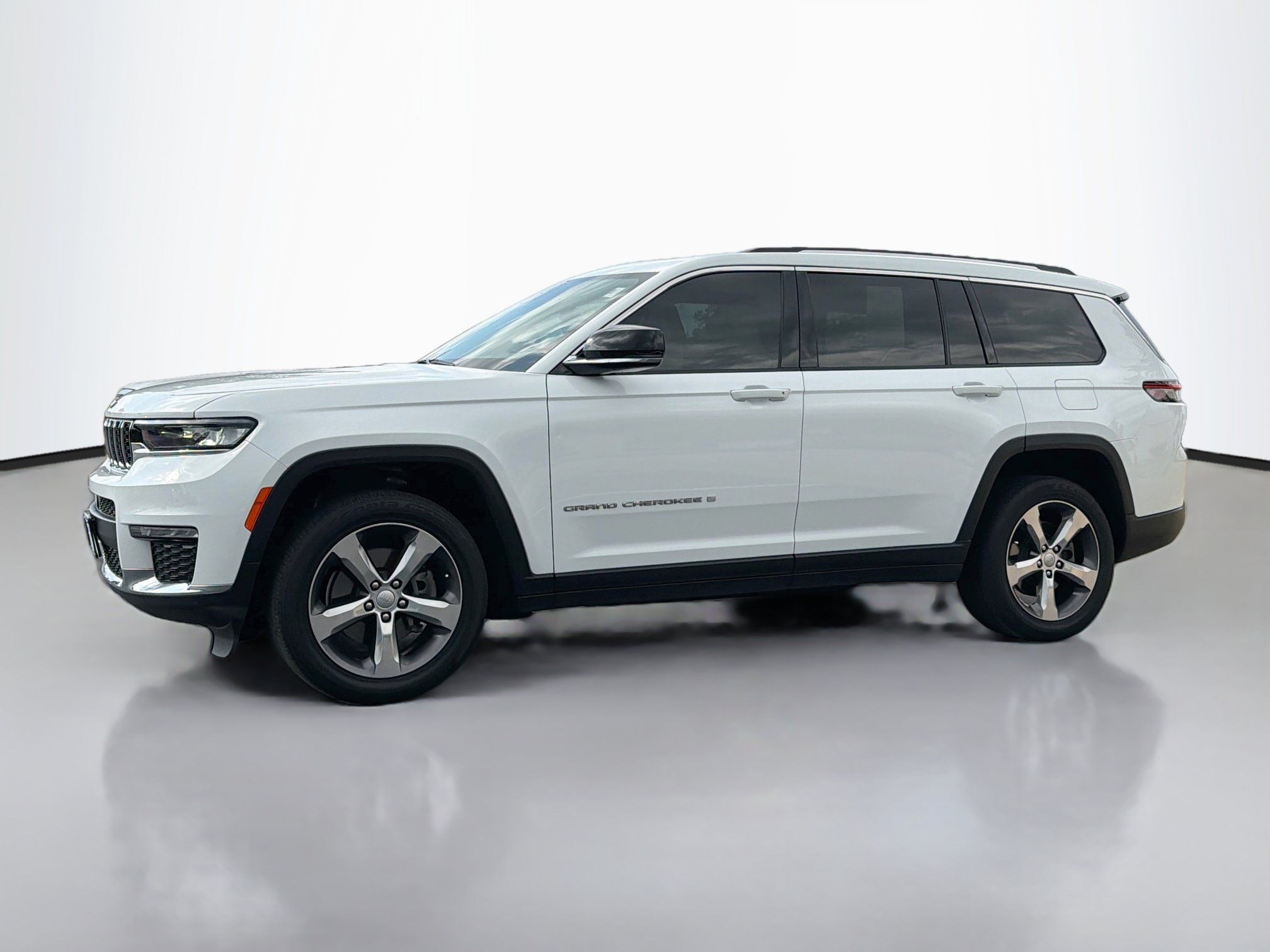 Used 2021 Jeep Grand Cherokee L Limited AWD/4WD image 3
