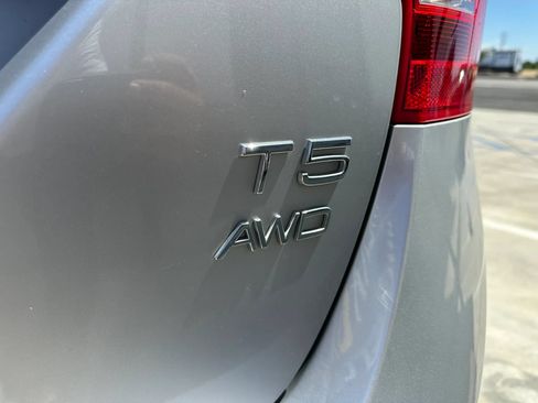 Used 2016 Volvo V60 T5 Cross Country Platinum AWD/4WD image 9