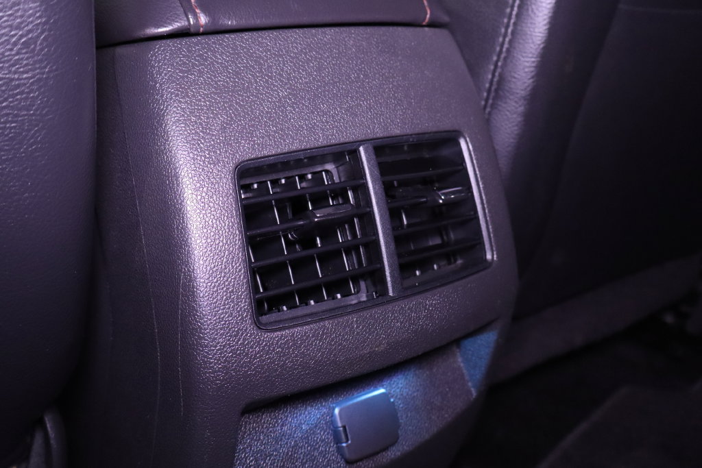 Used 2013 Ford Edge Limited FWD image 28