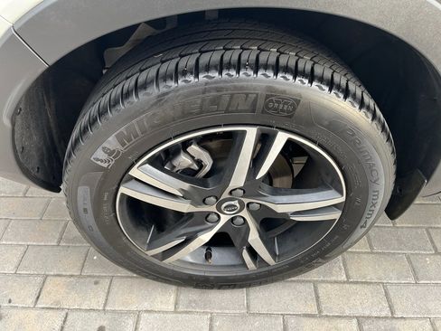 Used 2025 Volvo XC40 B5 Core image 14