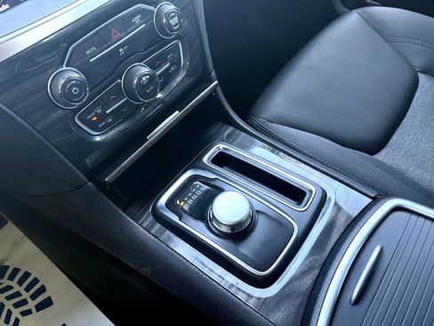 Used 2018 Chrysler 300 Touring w/ Sport Appearance Package image 20