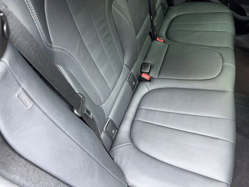 Used 2022 BMW X6 xDrive40i w/ M Sport Package image 50