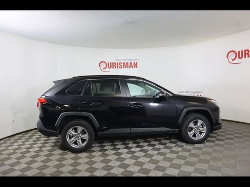 Used 2025 Toyota RAV4 XLE image 12