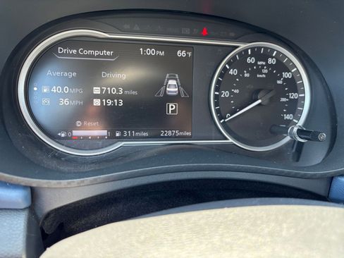 Used 2025 Nissan Versa SV FWD image 38