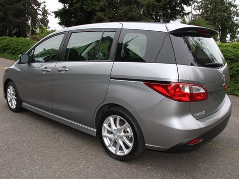 Used 2012 MAZDA MAZDA5 Touring w/ Moonroof & Audio Pkg FWD image 4