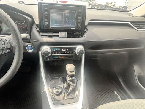 Used 2020 Toyota RAV4 XLE AWD/4WD image 46