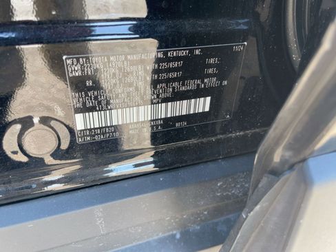 Used 2025 Toyota RAV4 LE image 9