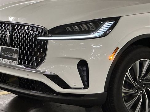 Used 2025 Lincoln Aviator AWD w/ Equipment Group 101A image 3