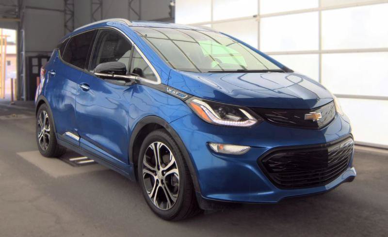 Used 2020 Chevrolet Bolt Premier w/ Infotainment Package FWD image 3