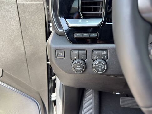 Used 2026 Chevrolet Silverado 1500 High Country w/ Technology Package AWD/4WD image 24