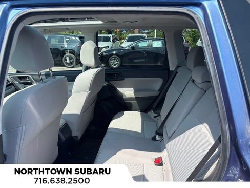 Used 2018 Subaru Forester 2.5i Premium w/ All-Weather Package AWD/4WD image 9