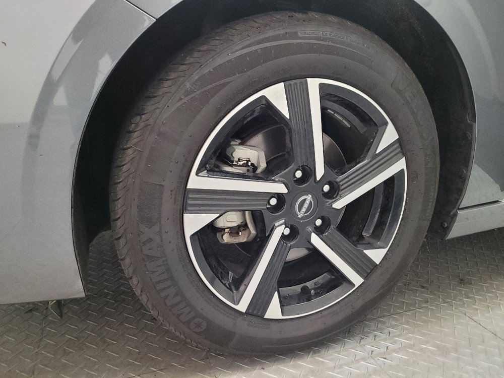 Used 2024 Nissan Sentra SV FWD image 31