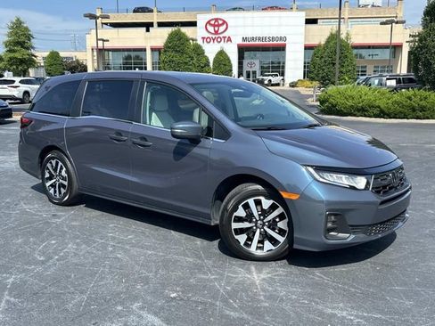 Used 2025 Honda Odyssey EX-L image 2