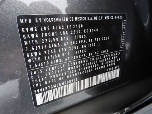 New 2025 Volkswagen Tiguan SE image 27