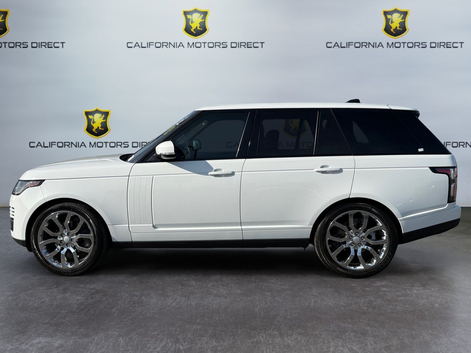 Used 2019 Land Rover Range Rover AWD/4WD image 2