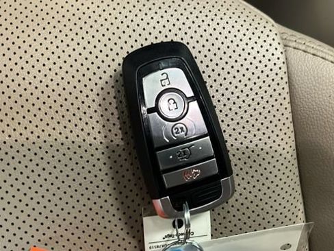 Used 2022 Ford Escape Titanium AWD/4WD image 21