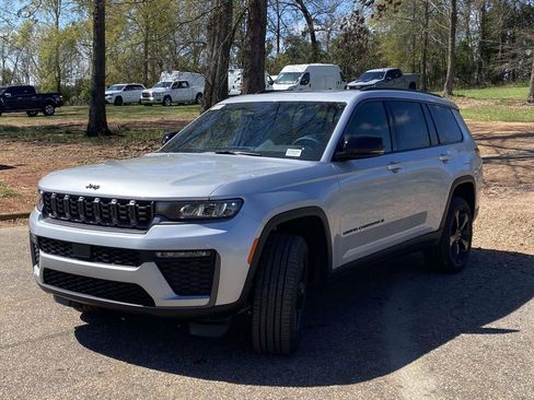 New 2026 Jeep Grand Cherokee L Limited w/ Limited Altitude Package RWD image 29