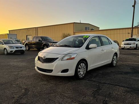 Used 2009 Toyota Yaris S FWD image 5