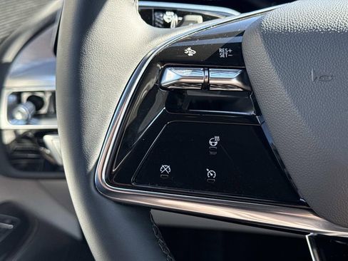 New 2025 Cadillac Lyriq Luxury image 24