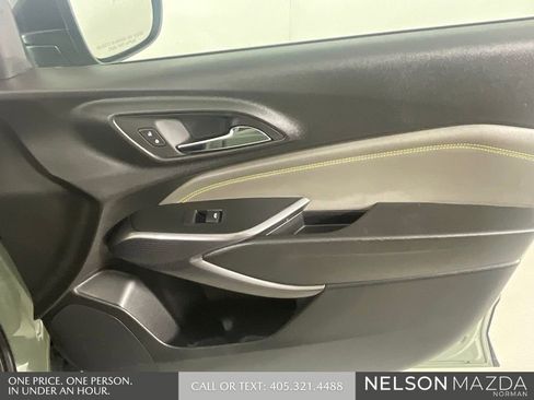 Used 2024 Chevrolet Trax ACTIV w/ Sunroof Package FWD image 20