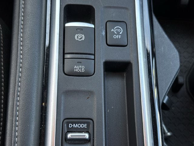 Used 2025 Nissan Pathfinder SV FWD image 19
