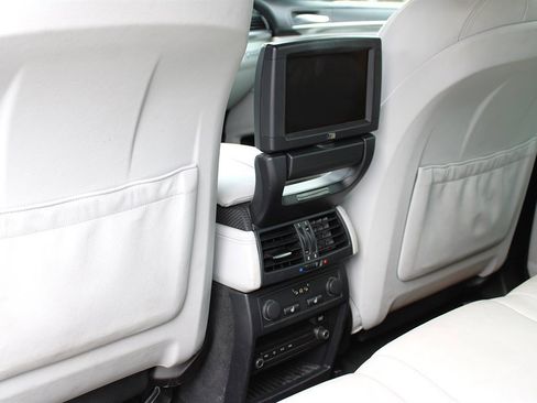 Used 2010 BMW X5 M image 21