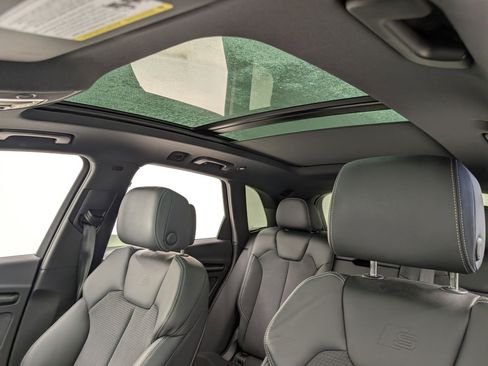 Used 2024 Audi SQ5 Premium Plus w/ Premium Plus Package image 16