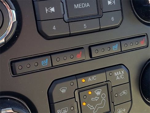 Used 2016 Ford Expedition EL Limited w/ Equipment Group 301A image 28