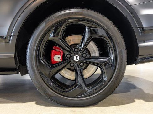 Used 2023 Bentley Bentayga AWD/4WD image 23