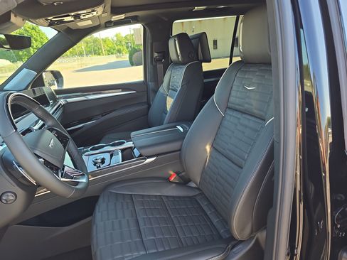 Certified 2026 Cadillac Escalade V AWD/4WD image 16