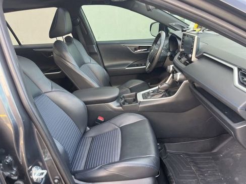 Used 2020 Toyota RAV4 XSE image 33