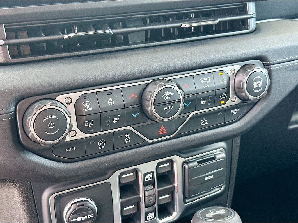 New 2026 Jeep Wrangler Unlimited Sahara AWD/4WD image 19
