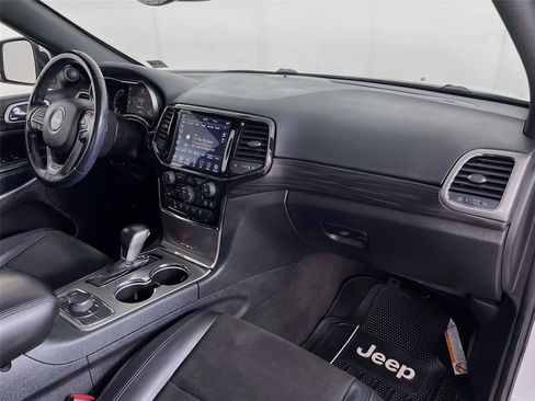 Used 2022 Jeep Grand Cherokee Laredo X AWD/4WD image 32